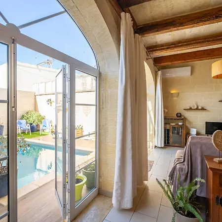 Сasa de vacaciones 4 Bedroom With Private Pool Zebbug (Gozo)