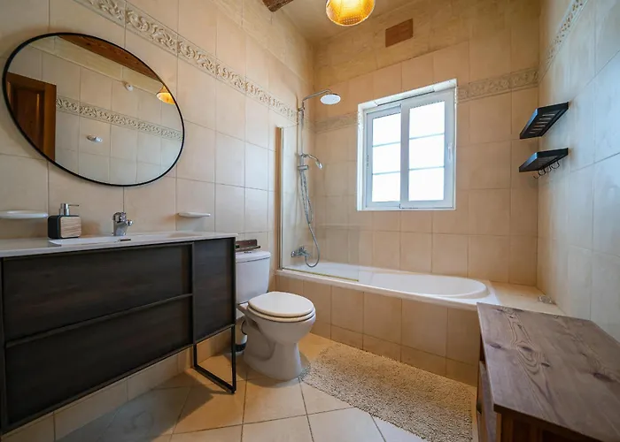 4 Bedroom With Private Pool Zebbug (Gozo)