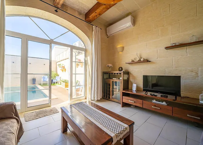 4 Bedroom With Private Pool Holiday home